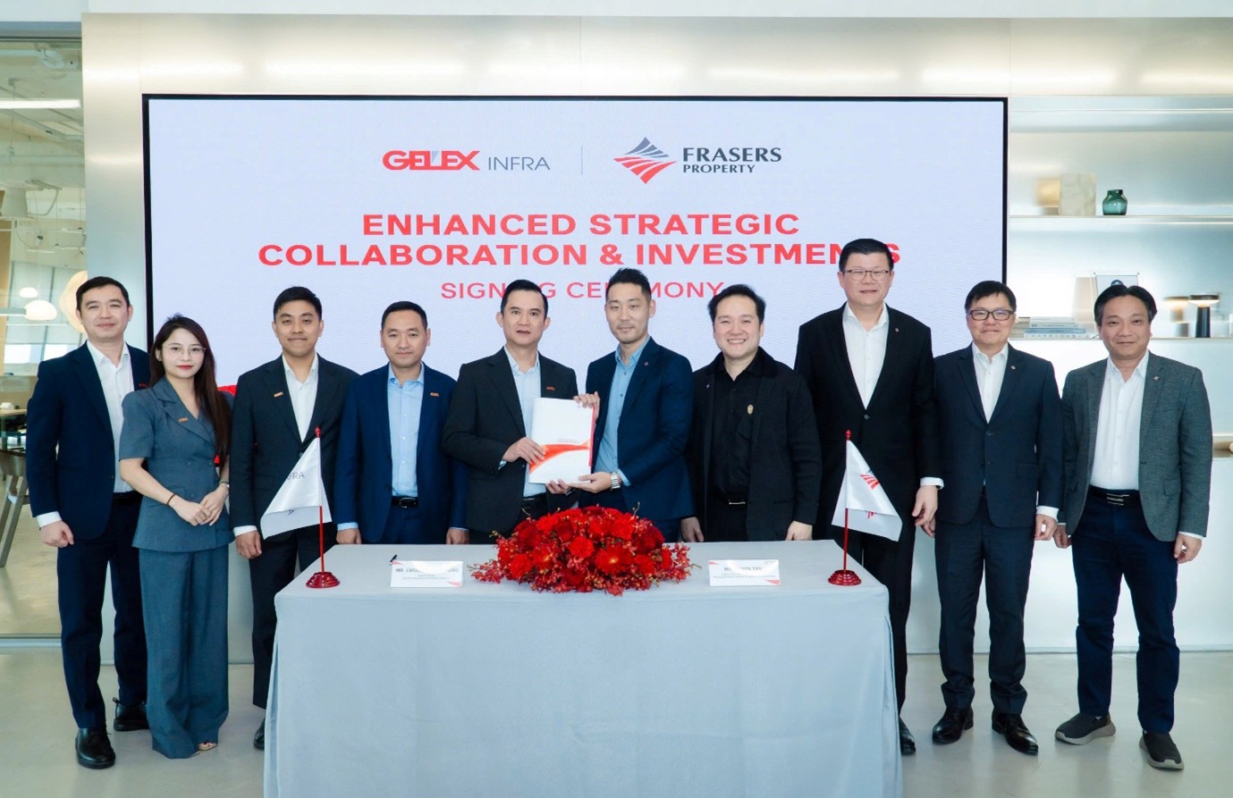 Representatives of the leadership of Frasers Property, GELEX Group, and GELEX Infrastructure at the strategic partnership signing ceremony.